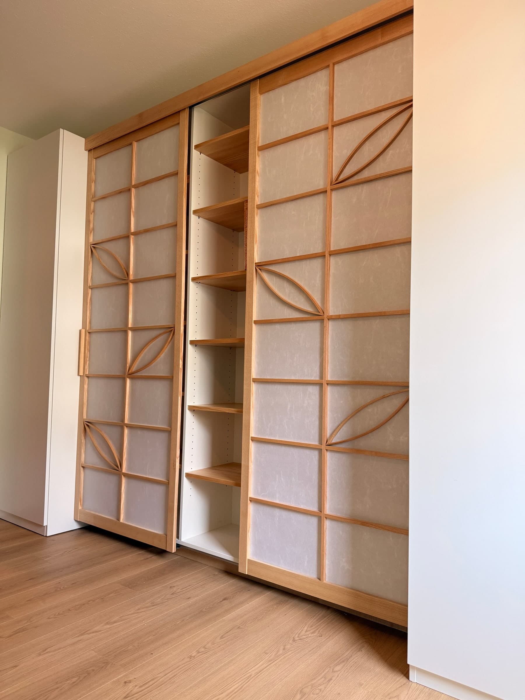 Shoji-Einbauschrank aus Ahorn — Projekt Schriesheim